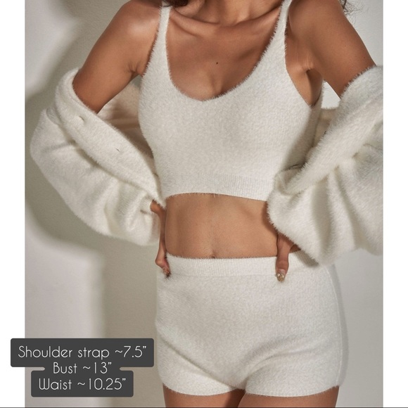 Cozy, fuzzy lounge set - Picture 6 of 9